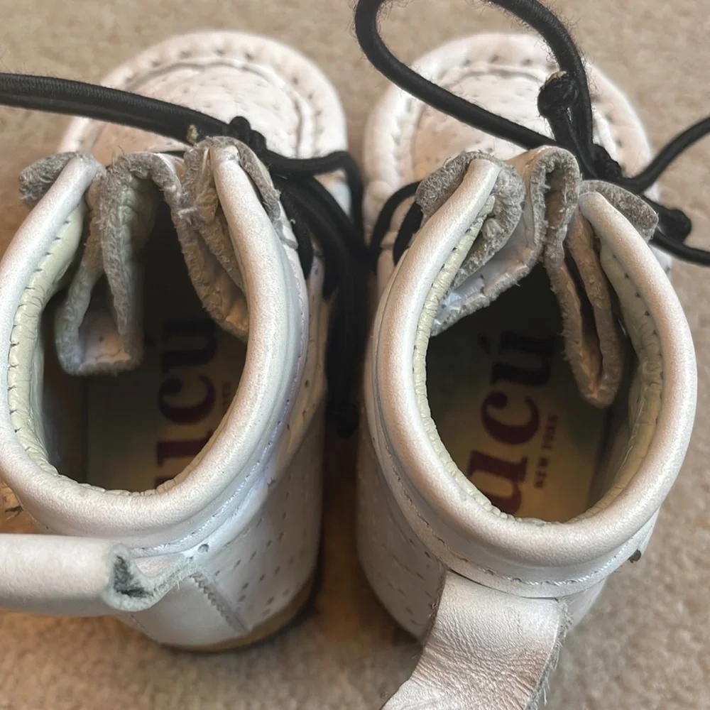 🥾 Cucu New York white perforated, leather, baby walking shoes, crêpe sole